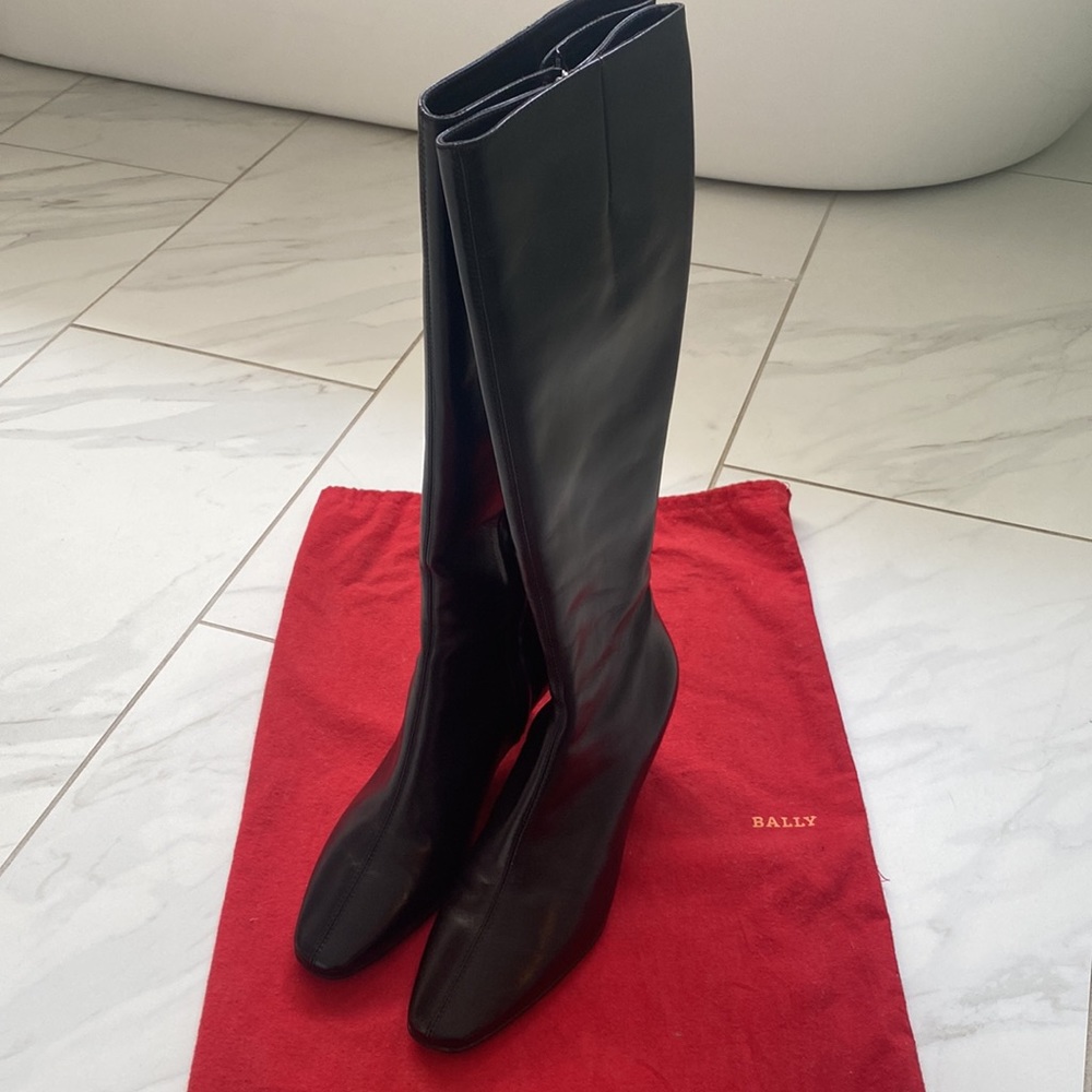 Authentic Bally 100% leather long boots